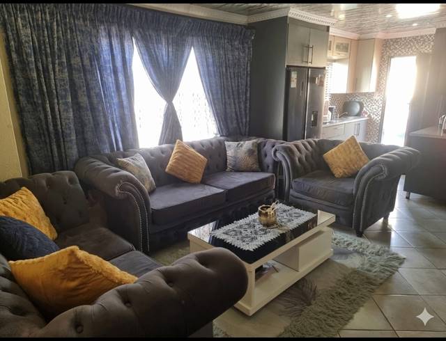 3 BEDROOM HOUSE FOR SALE IN BEVERLEY HILLS